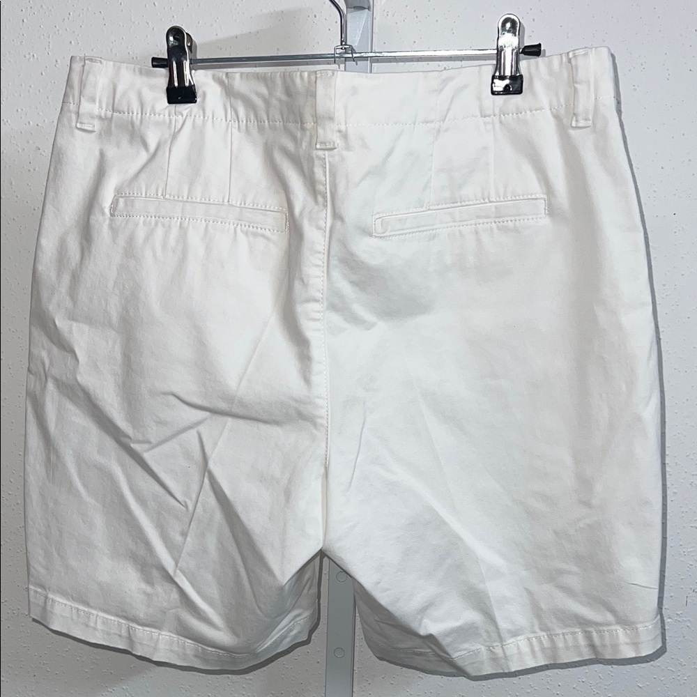 Lee Women’s White Regular Fit mid-rise Flat Front Shorts $12 - Picture 4 of 5